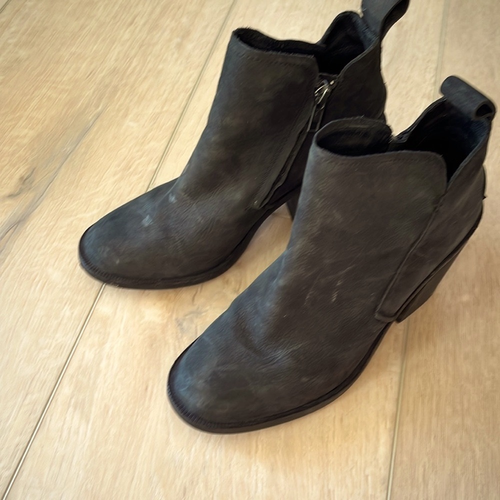 Ugg chunky booties